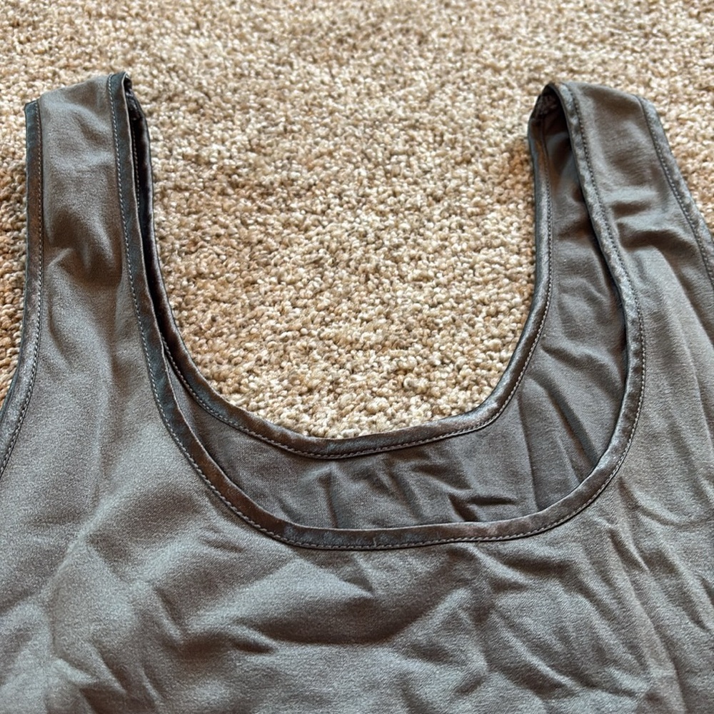 Bundle of 6 Women’s Under Tanks, Size Large - Picture 7 of 10